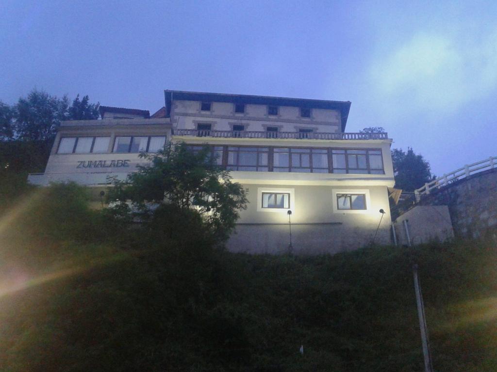 Hotel Zumalabe มูตริกู ภายนอก รูปภาพ